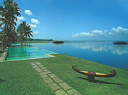 Kerala Backwater with Munnar and Kovalam